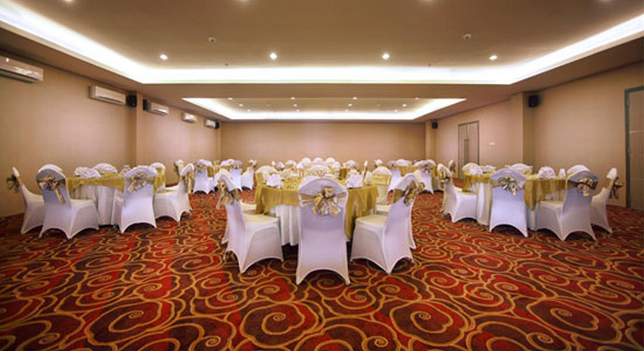 Hotel Neo Candi Simpang Lima - Semarang By Aston Exteriér fotografie