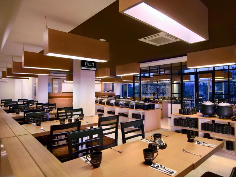 Hotel Neo Candi Simpang Lima - Semarang By Aston Exteriér fotografie