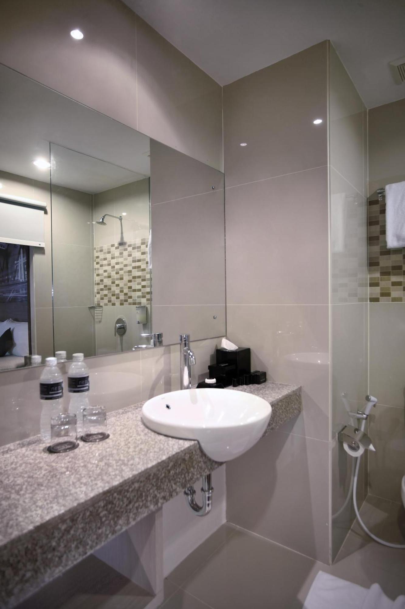 Hotel Neo Candi Simpang Lima - Semarang By Aston Exteriér fotografie