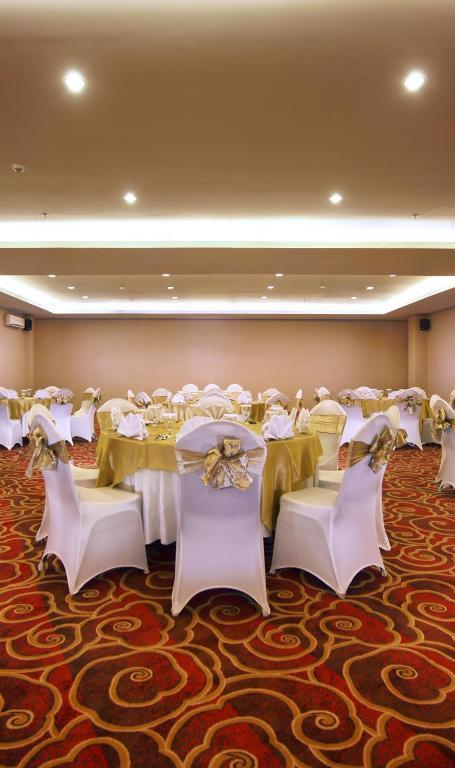 Hotel Neo Candi Simpang Lima - Semarang By Aston Exteriér fotografie
