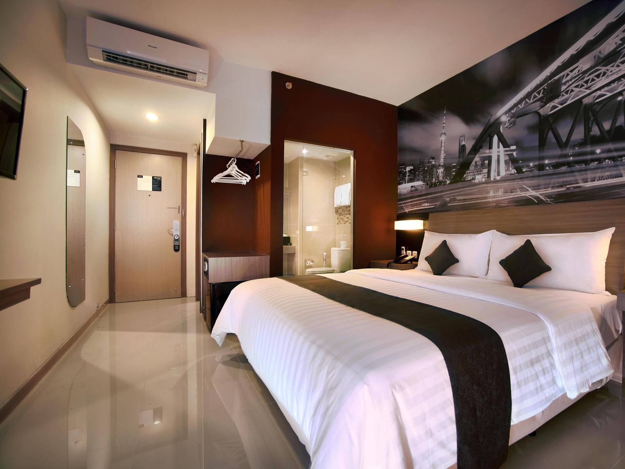 Hotel Neo Candi Simpang Lima - Semarang By Aston Exteriér fotografie