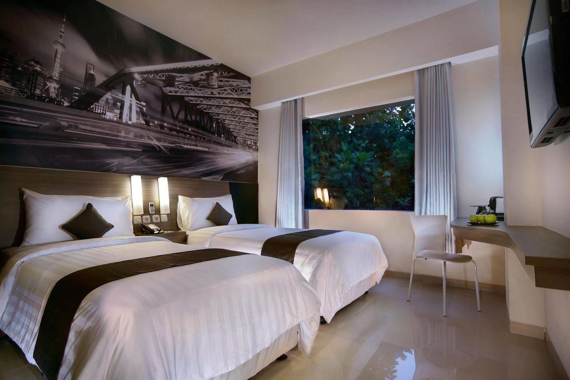 Hotel Neo Candi Simpang Lima - Semarang By Aston Exteriér fotografie