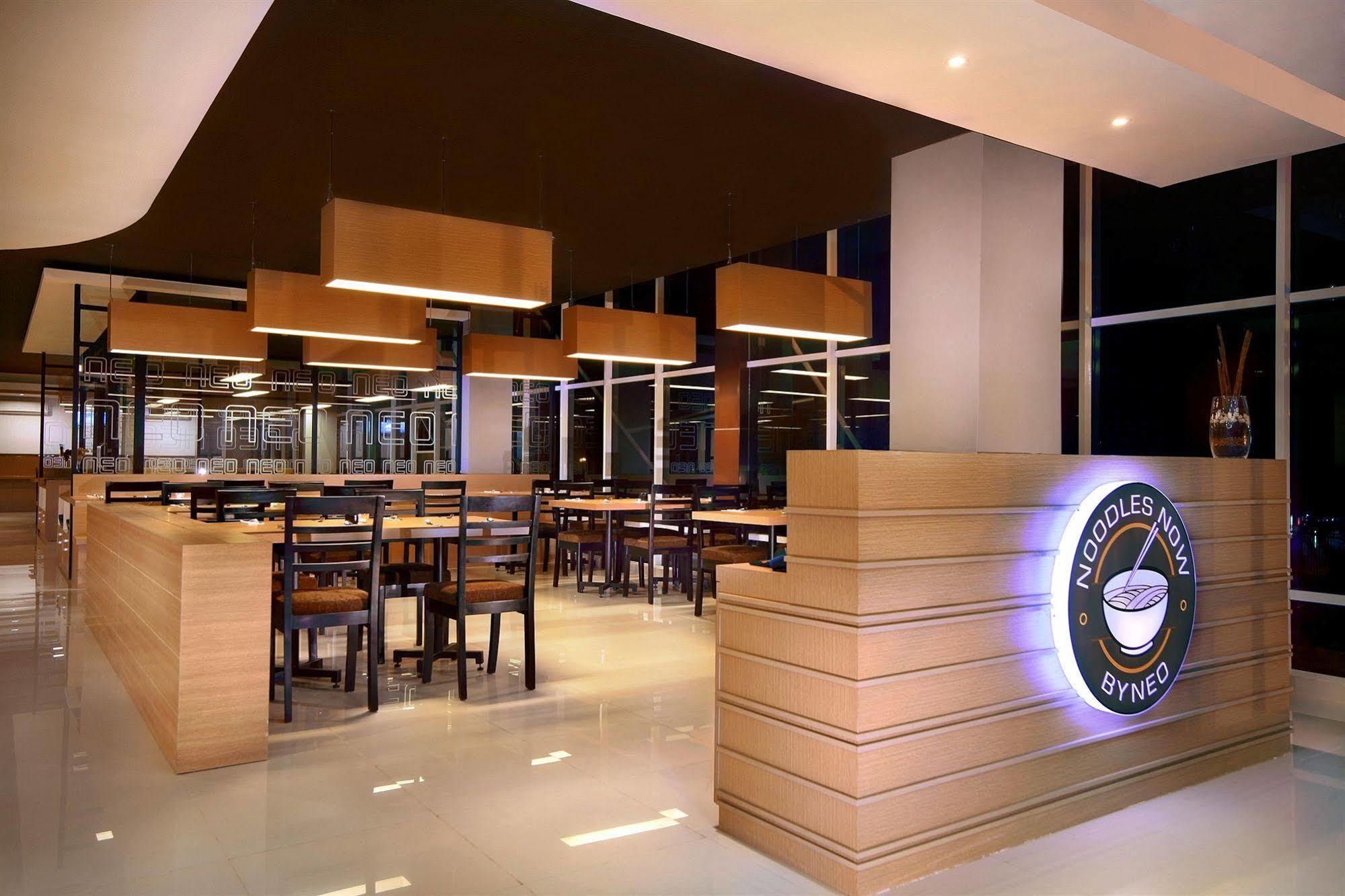 Hotel Neo Candi Simpang Lima - Semarang By Aston Exteriér fotografie