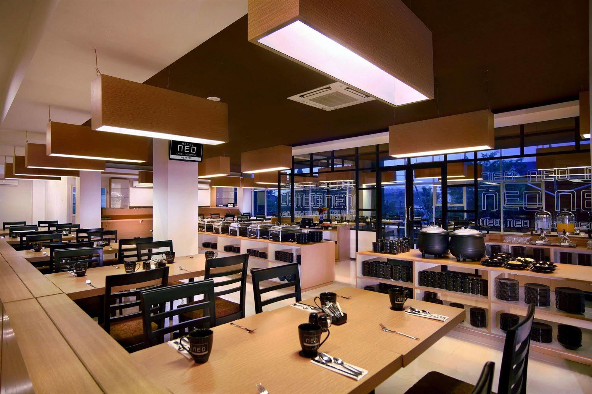 Hotel Neo Candi Simpang Lima - Semarang By Aston Exteriér fotografie