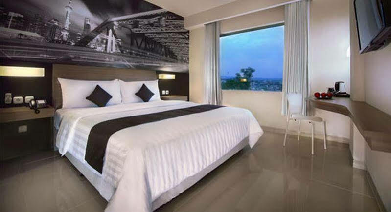 Hotel Neo Candi Simpang Lima - Semarang By Aston Exteriér fotografie